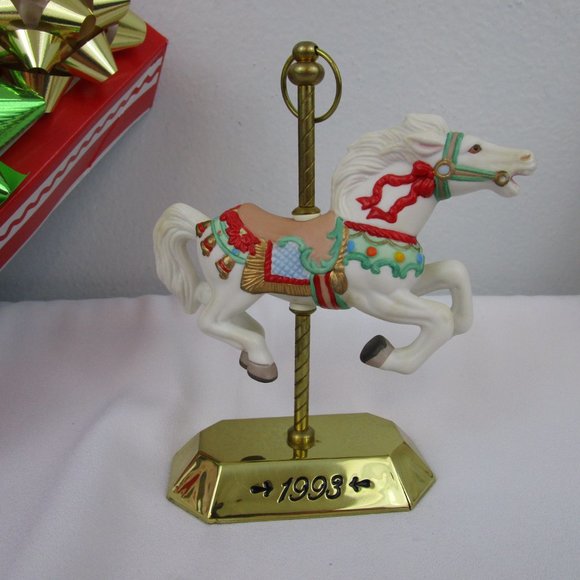 Hallmark 1993 Christmas Ornament Tobin Farley Carousel 2nd in Series with Stand - Picture 3 of 14